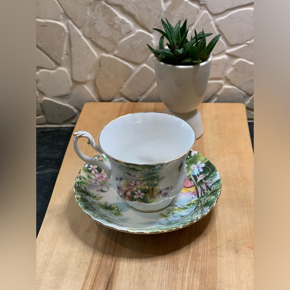 ROYAL ALBERT | Country Scenes “Dingle Dell” Fine Bone China Cup & Saucer
